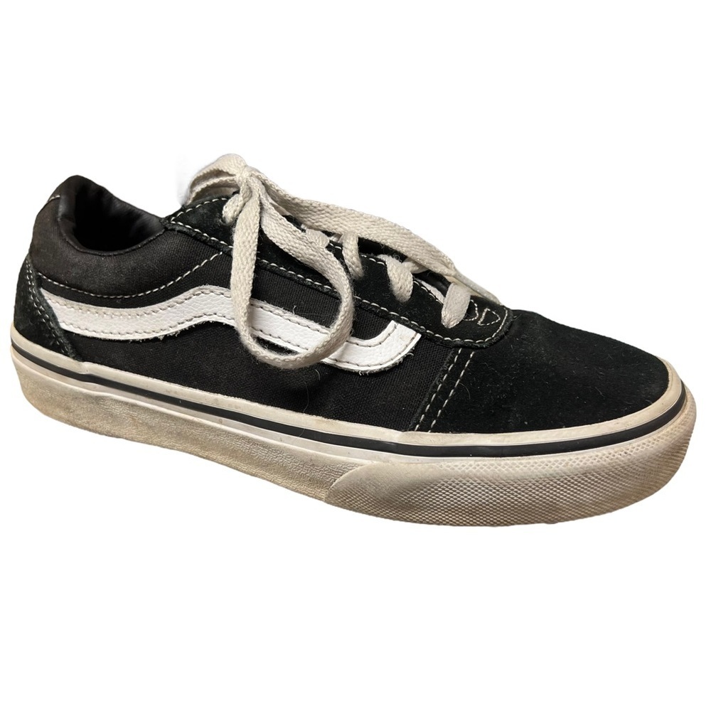 Vans Classic Low Top Black Suede Lace Up Sneakers Kids 2.5